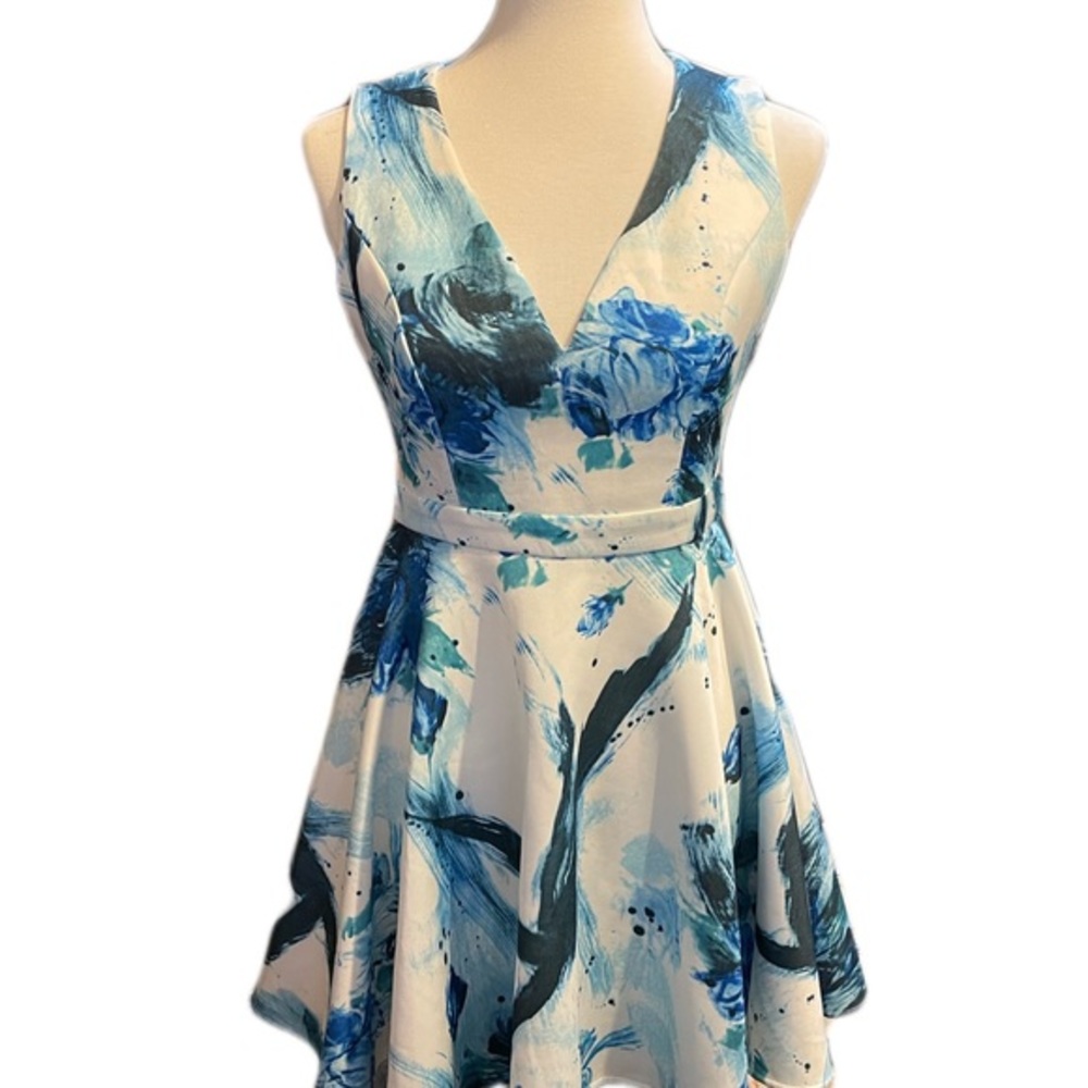 LULUS WHITE AND BLUE FLORAL COCKTAIL DRESS WITH PLUNGING NECKLINE - Picture 1 of 8